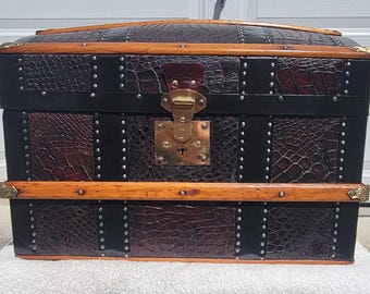 1880's Genuine Alligator Covered Antique Toy Doll Trunk Very Rare