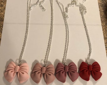 Pretty big bow necklaces!