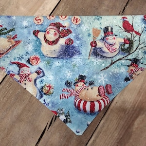 Bandana SLIP ON natalizia a forma di pupazzo di neve per cani, bandana natalizia, bandana a forma di pupazzo di neve, set di collare e guinzaglio per cani per le feste, regali di Natale per cani