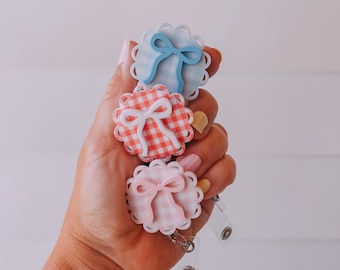 Gingham Badge Reel, Cute Scallop Badge Reel, Nurse Badge Reel, Teacher Badge, Badge Accessories, Retractable ID Badges, Nurse Badge Holder
