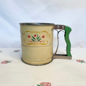 Androck 3 Screen Hand-I-Sift Flour Sifter with Red Tulips