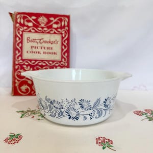 Pyrex 474-B 1 1/2 Qt. Colonial Mist Casserole Dish without Lid