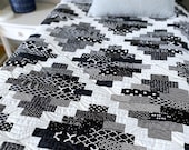 4 Sizes Hampton Court Quilt Pattern PRINTED, Throw Twin Queen King, Fat Quarter Quilt Patterns, Easy Quilt Patterns, Busy Hands Quilts
