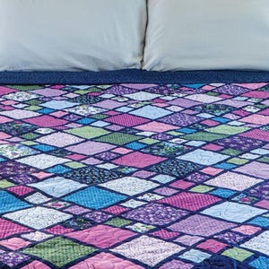 4 Sizes A Scrappy Life Quilt Pattern PRINTED, Throw Twin Queen King, FQ Quilt Patterns, Easy Quilt Patterns, Myra Barnes Busy Hands Quilts