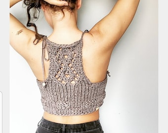 Knit Pattern for the Minimalist With A Twist Halter Top - Easy Lace Knitting Pattern,  Tank Top Pattern, DIY Tank Top Pattern, Knit Pattern