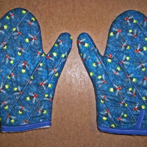 Child or Junior size oven mitts, pair, Fireflies