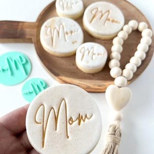 Mom  Fondant /Cookie Embosser Stamp Mother&#39;s day Birthday Cupcakes  oreos