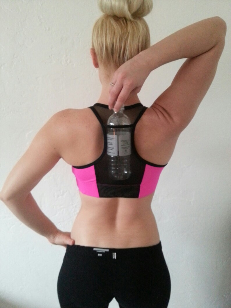 sports bra with pocket in back