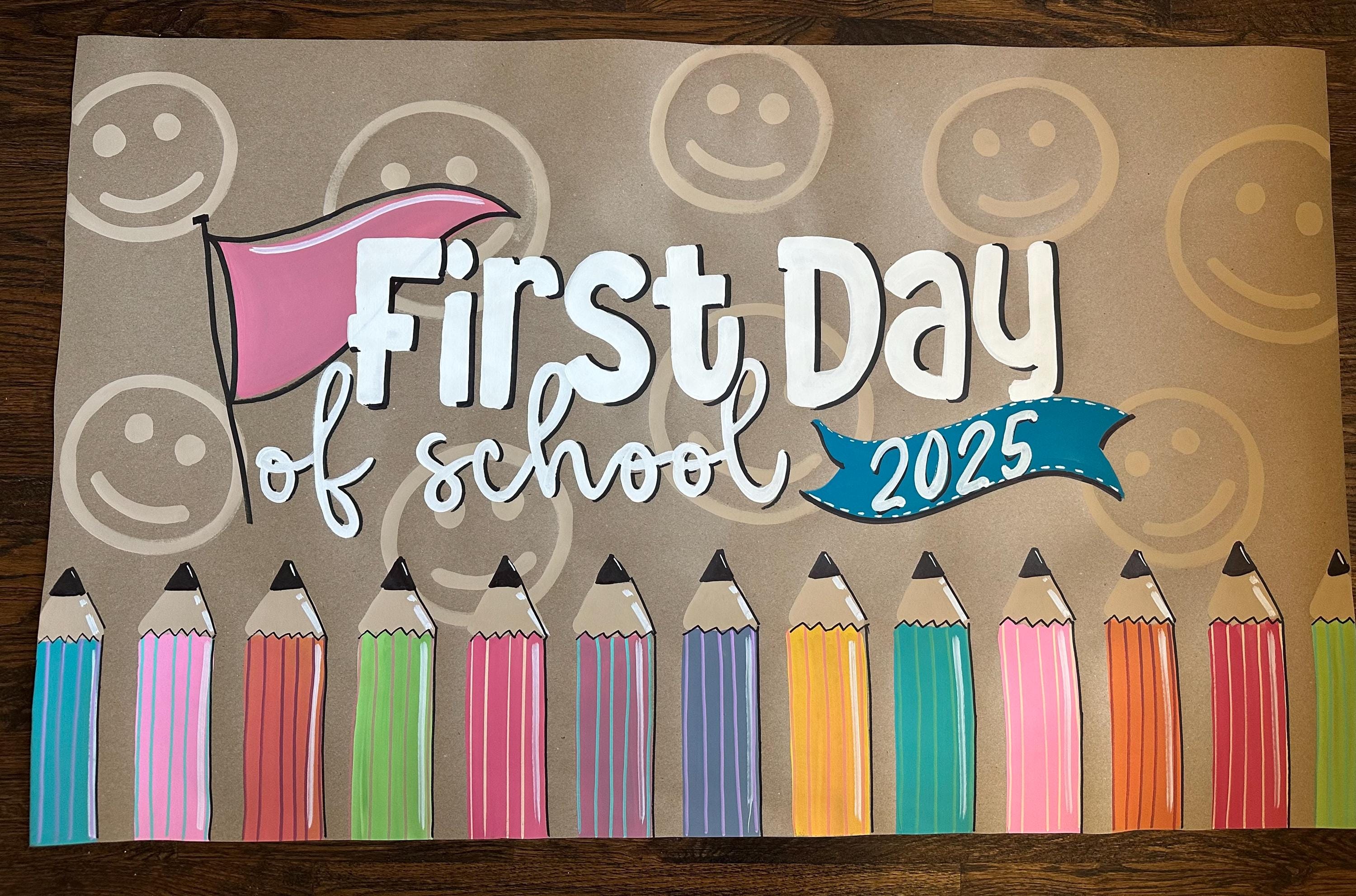 Prêt à expédier - bannière premier jour d'école, smileys, crayons pastel, boucherie peinte/bannière en papier brun