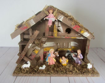Vintage Italian Large Christmas Nativity Scene with Wood Stable, Crèche made in Italy