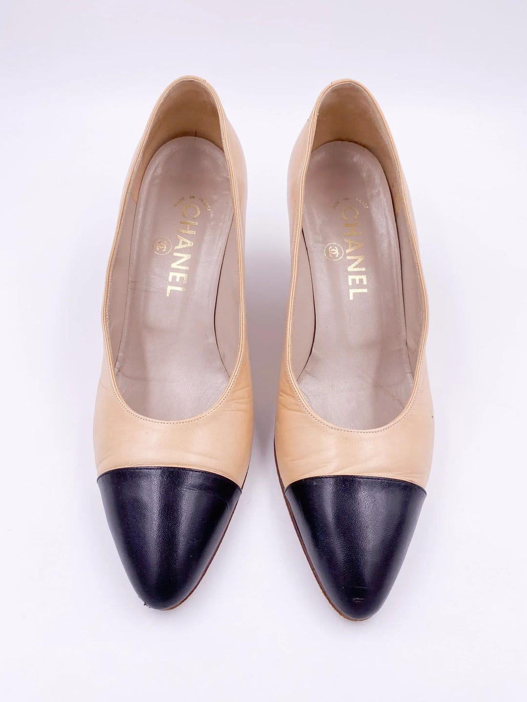 靴 Chanel Pumps Heel Leather Vintage Chanel Pumps off White With Black Leather Toe - Etsy