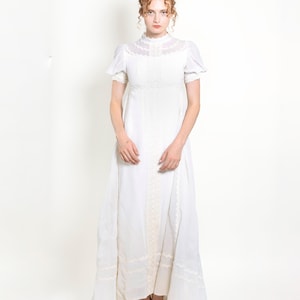 Vintage 1970&#39;s White Gown with Train