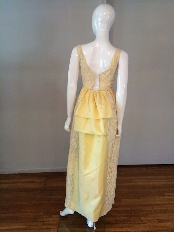 Vintage 1960's Yellow and White Lace and Tulle Ev… - image 5