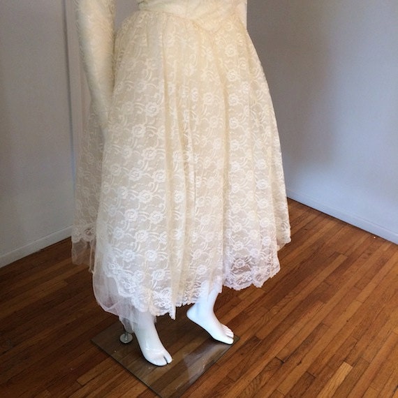 Vintage 1950's Tulle and Lace Wedding Dress.  Coc… - image 4