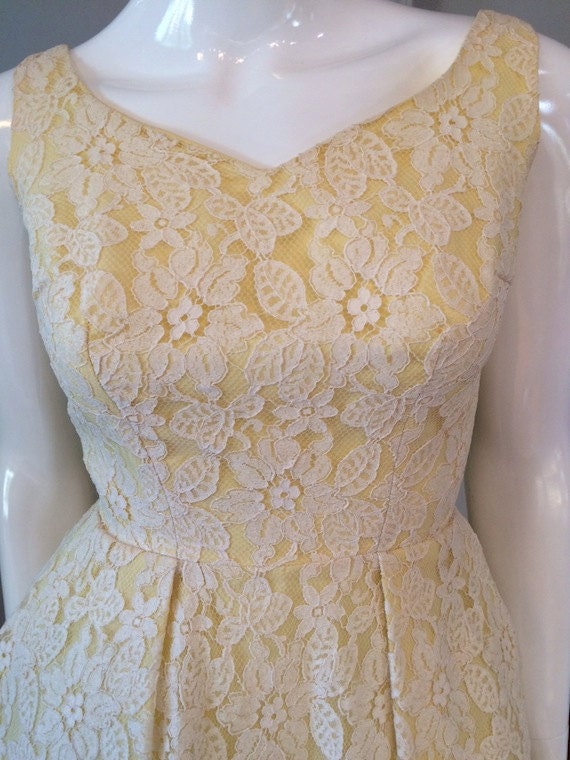 Vintage 1960's Yellow and White Lace and Tulle Ev… - image 3