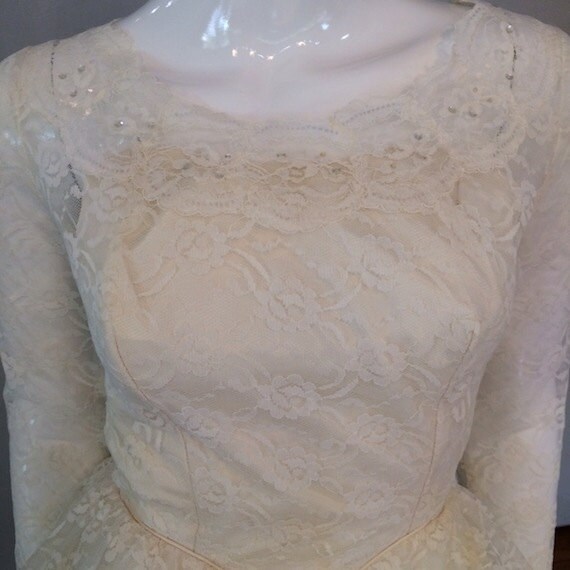 Vintage 1950's Tulle and Lace Wedding Dress.  Coc… - image 3