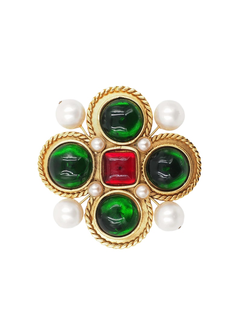chanel gripoix brooch