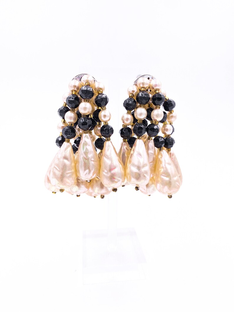 Black and White Pearl Earrings image 1