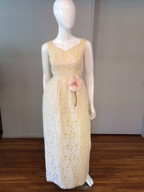 Vintage 1960's Yellow and White Lace and Tulle Ev… - image 4