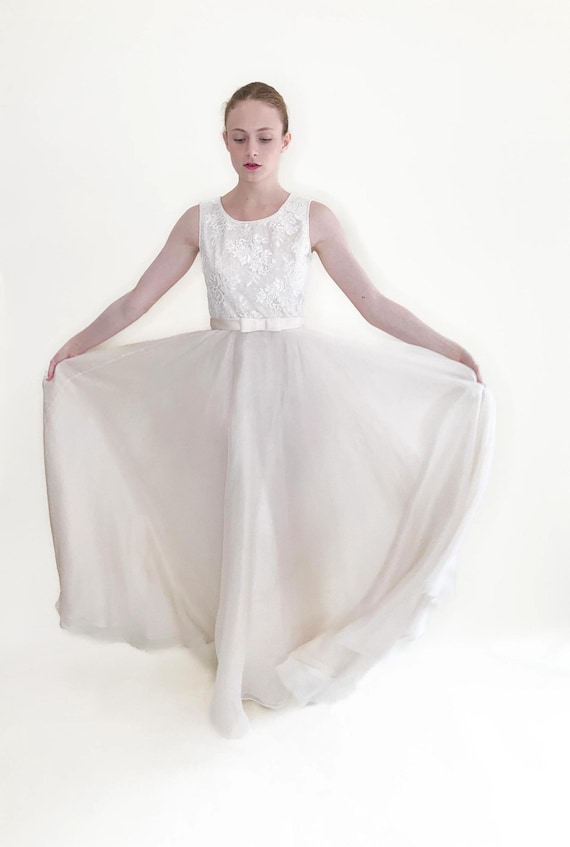 Dolce & Gabbana White 1990's Lace Silk With Bow Dress - Etsy Dolce & Gabbana White 1990's Lace Silk With Bow Dress - Etsy