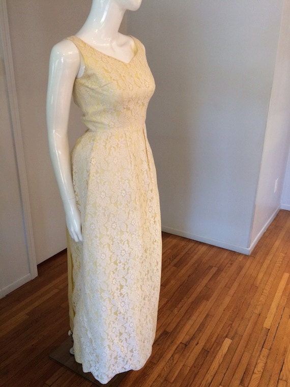 Vintage 1960's Yellow and White Lace and Tulle Ev… - image 2