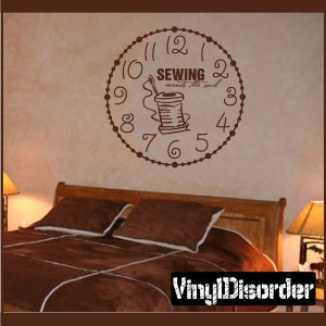 La costura repara el alma - Calcomanía de pared de vinilo - Citas de pared - Pegatina de vinilo - Cf017SewingvET