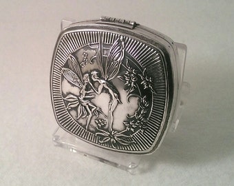 Djer Kiss Powder and Rouge Compact Kissing Fairies