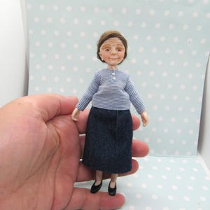 OOAK miniature Lady / Woman / Grandmother DOLL. 1:12 Dollhouse miniature doll POSEABLE.  Handsculpt art doll