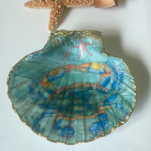 Crab Trinket Ring Dish, Decoupaged Shell Jewelry Holder, Beach Theme Decor, Blue Crab Art, Nature, Ocean Lover Gift Idea