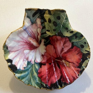Hibiscus Shell Jewelry Trinket Holder, Tropics Decor, Fun Vibrant Coastal Decor Handmade Decoupage Shell, Flower Lover Gift Idea