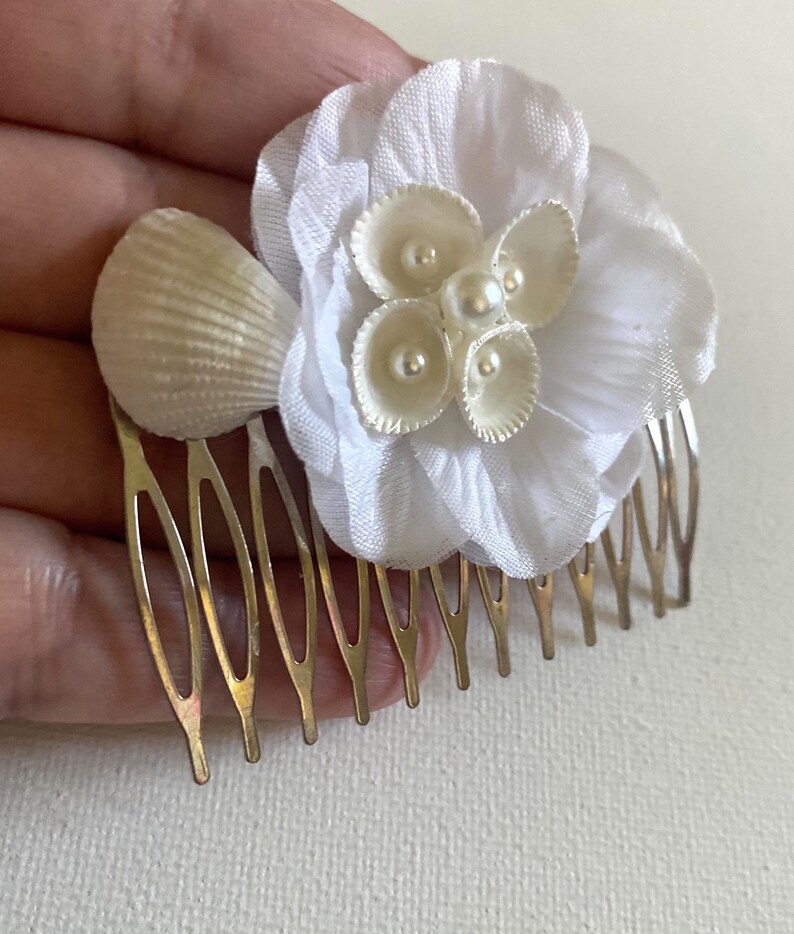 Seashell Comb Seashells With White Silk Petals Hair Comb, Seashells Pearl White ...