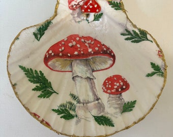 Red Mushrooms Jewelry Trinket Holder Decoupaged Shell Real Dried Leaves Enamel Mushroom Charm Added Toadstool Art Nature Lover Gift Idea