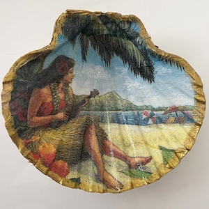 Hawaii Ring Dish Trinket Jewelry Holder, Vintage Look Trinket Dish, Hula Girl Shell, Decoupage Art, Handmade Gift for Hawaii Beach Lover