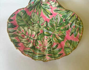 Jewelry Trinket Holder Tommy Bahama Monstera Leaves Decoupaged Shell Pearl Pink/Green Tropical Dish Spring Summer Tropics Gift Idea