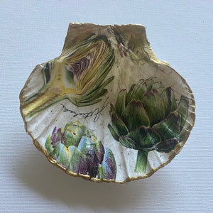 Artichoke Trinket & Jewelry Holder, Decoupage Shell Artichoke Ring Dish, Table Decor, Beach Coastal Decoration, Unique Gift Idea for Friend