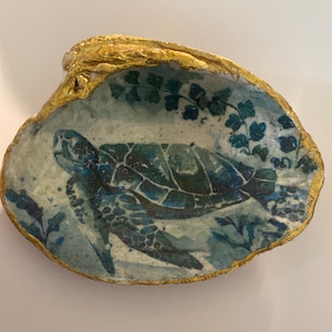 Sea Turtle Jewelry Trinket Holder, Clam Shell Decoupage Sea Turtle Art, Ring Dish Handmade Decorative Unique Gift for Beach Sealife Lover