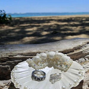 Muschel Ring Träger: Muschel Ring Halter: Hochzeit am Strand Ring mit Perlen Bild 2