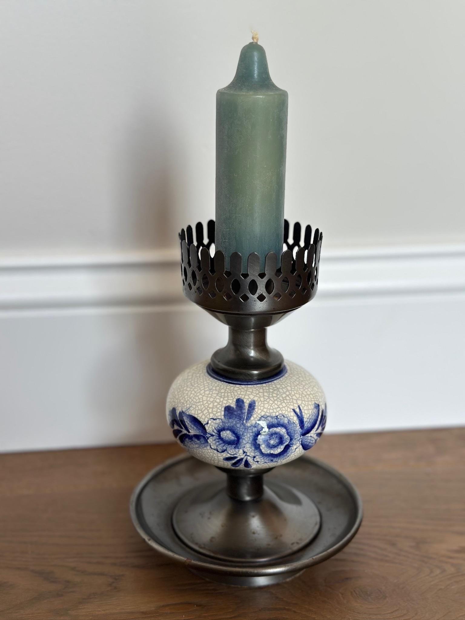 ヴィンテージ　デルフトブルー チャンバースティック 　キャンドルスタンド　672 Vintage Blue Delft Style Candle Holder | Ceramic & Pewter