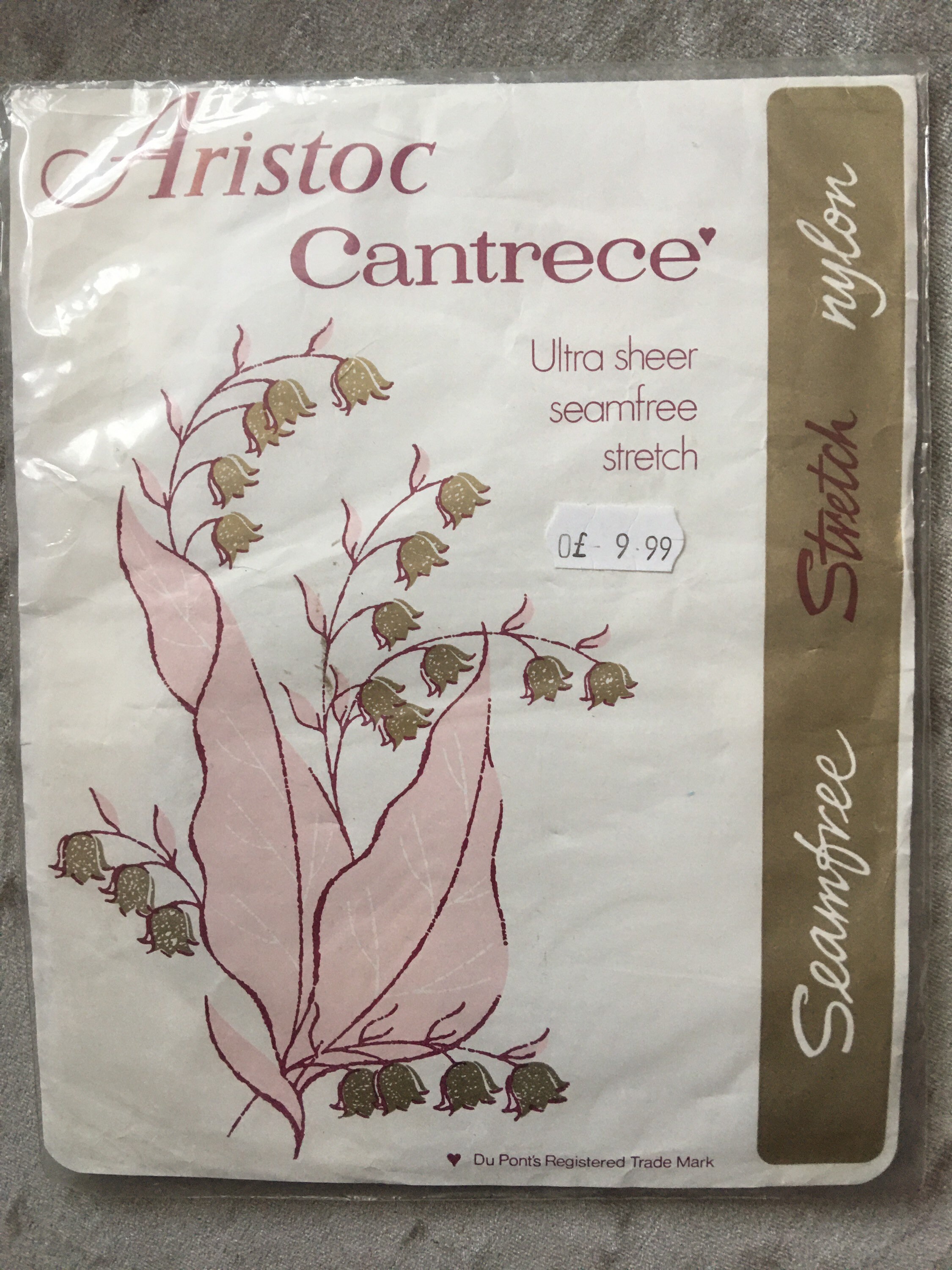 Image of Aristoc Cantrece Ultra Sheer Seamfree Stockings  Denier Size A .