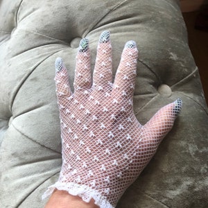 Short ivory white crochet style   lace gloves, ideal for proms, dinner parties, bridal, prom, burlesque steampunk gothic wedding