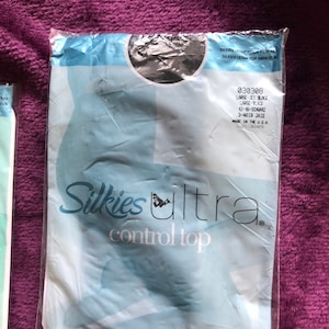 Silkies Ultra Control Top Pantyhose Tights Hosiery Ultra Sheer Legs Jet Black Size Large