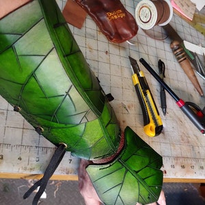 Leaf Armor Gauntlet Bracer, faerie, green