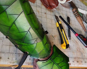 Leaf Armor Bracer, faerie, green