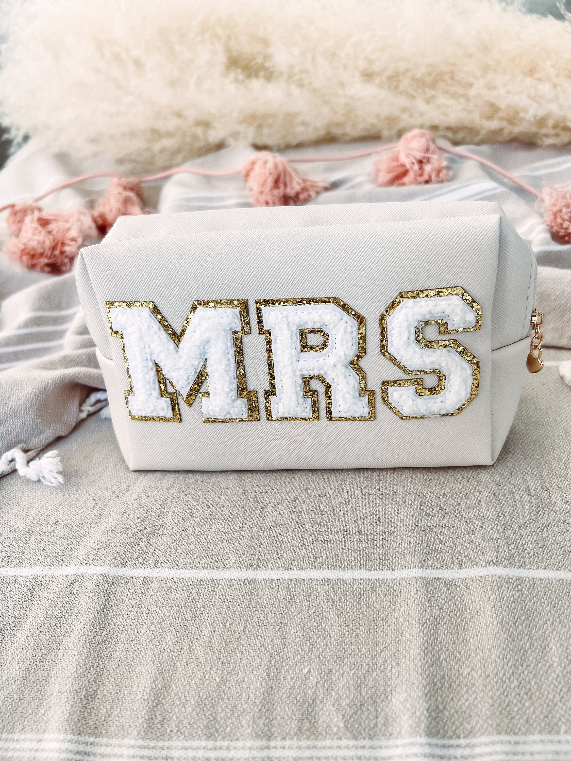 personalized makeup bag, monogramed makeup bag, personalized cosmetic bag, monogramed bride gifts, personalized bridal shower gift, MKBAG