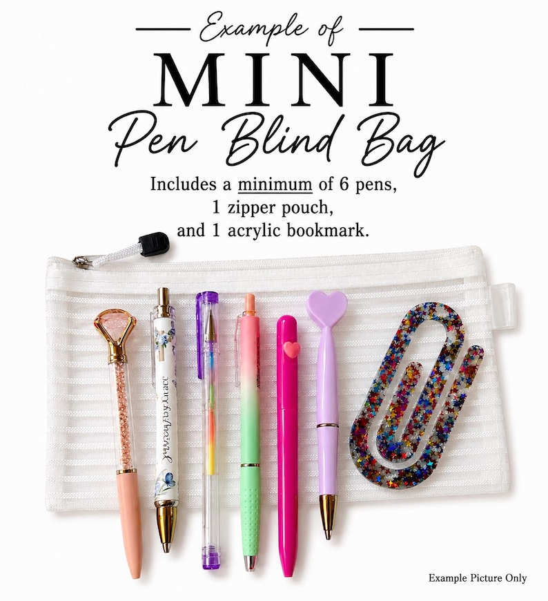 Puede incluir: Un set de mini bol&iacute;grafos sorpresa que incluye un estuche de malla blanca con cremallera, seis bol&iacute;grafos de varios colores y dise&ntilde;os, y un marcap&aacute;ginas de acr&iacute;lico con forma de clip grande relleno de purpurina colorida en forma de estrella.