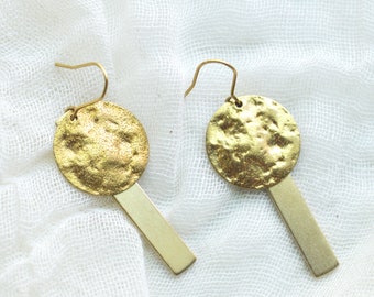 Layered Shape Raw Brass Earring // Textured Coin & Bar Dangle Earring // Gold Toned Modern Earrings // Hammered Disc Contemporary Design