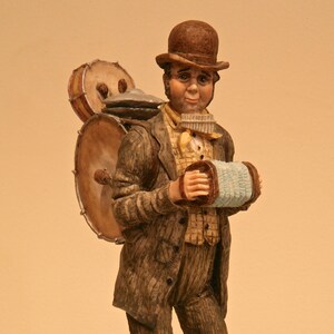 STREET PERFORMER - Kunstharz Skulptur