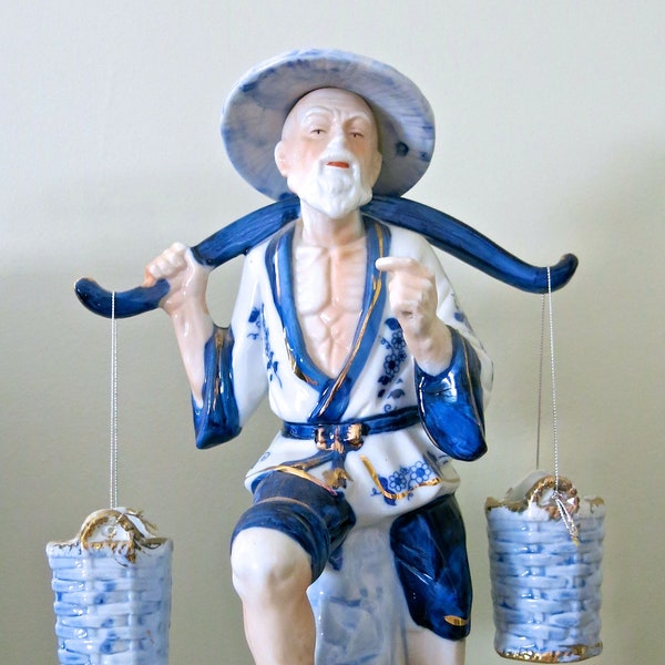 FIGURINE MASCULINE ASIATIQUE avec joug et seaux