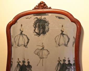 ANTIQUE DRESSER MIRROR