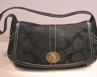 バッグ archive COACH Signature Shoulder Bag Coach Signature Shoulder Bag – Duniz Vintage